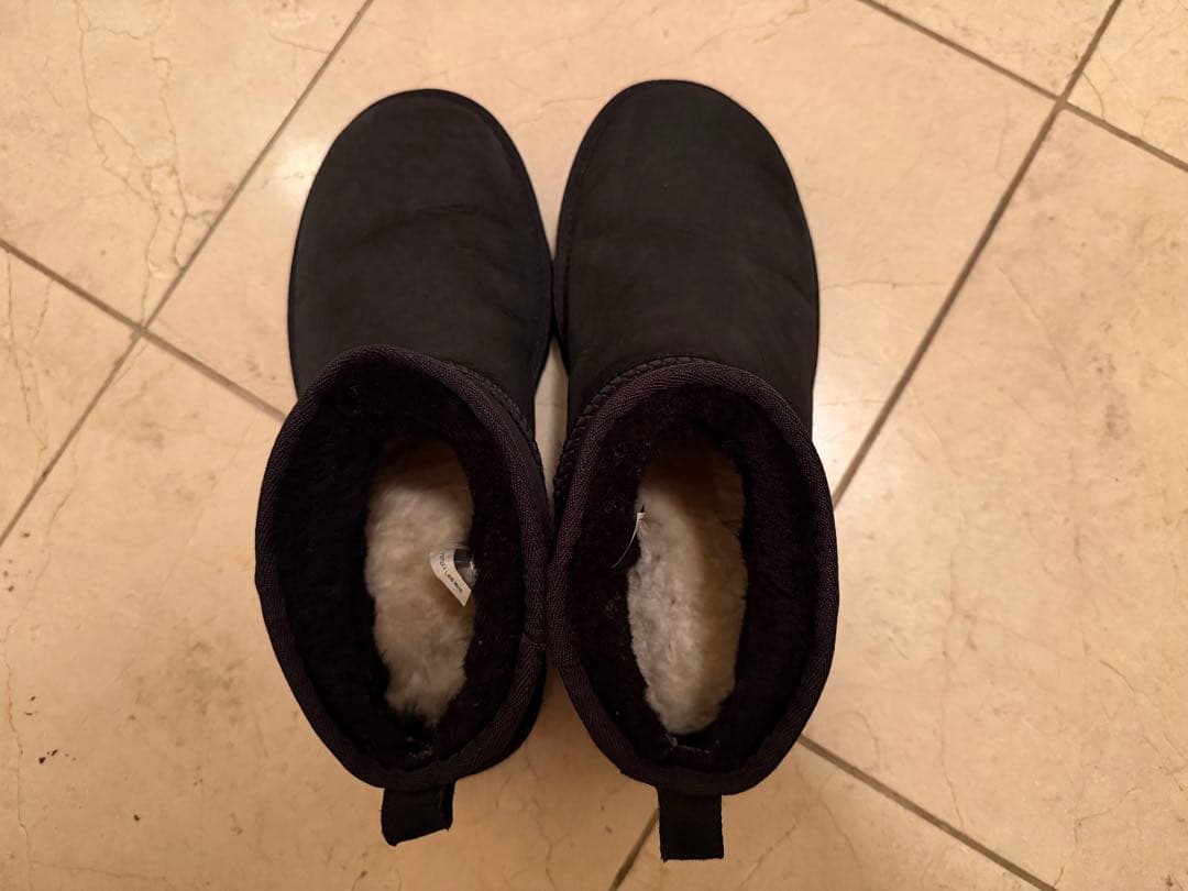 UGG クラシックウルトラミニ 25cm ブラック 1116109