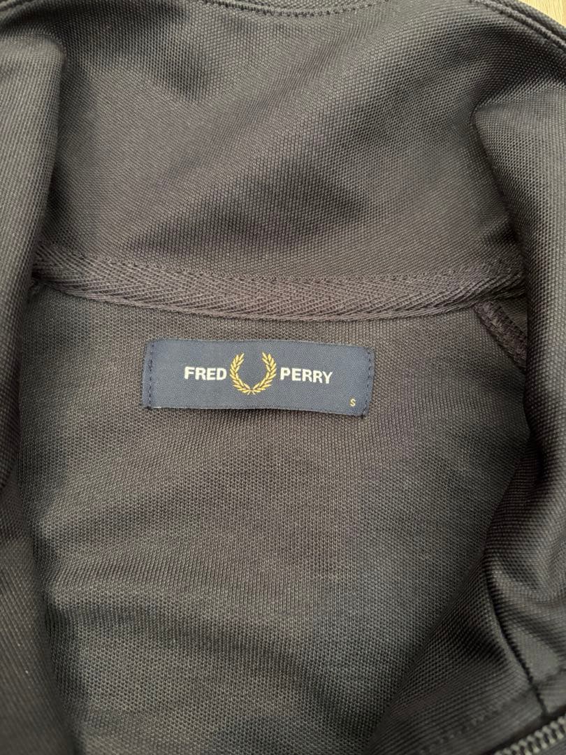 【本日限り値下げ】Fred Perryジャージ