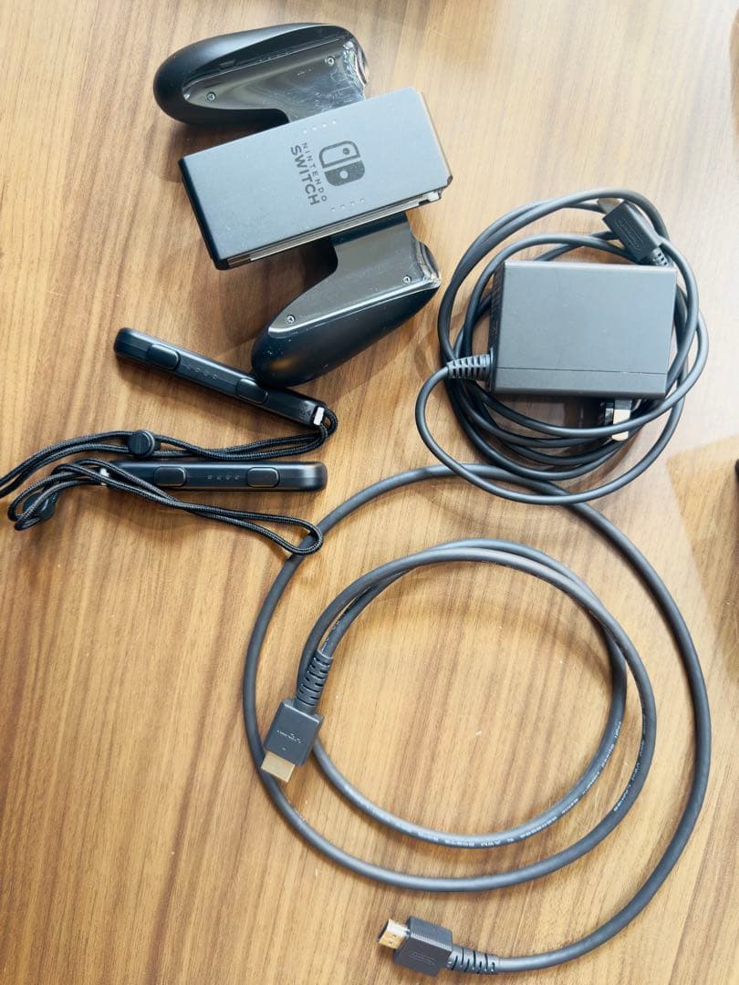 【使用数回★美品】Nintendo Switch本体＆純正コントローラーセット