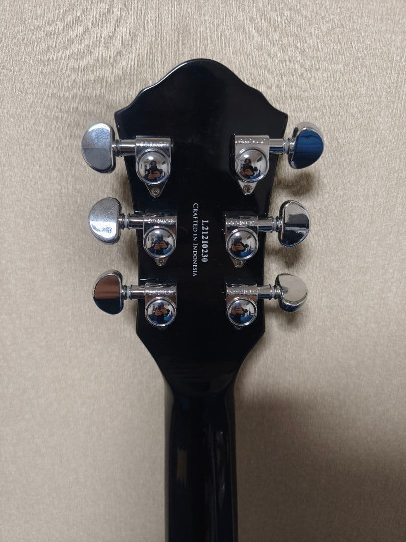 【グリン・グリーン】Michael Kelly Guitars