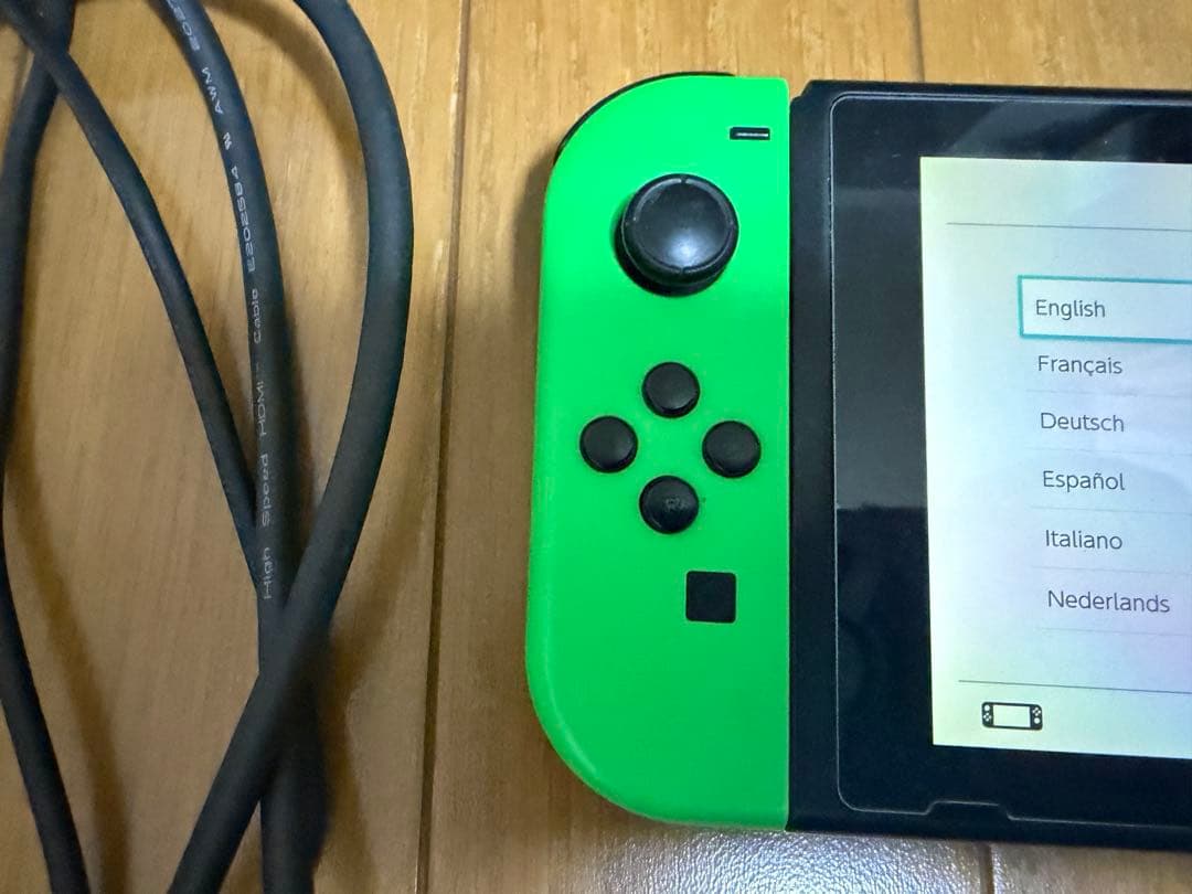 Nintendo Switch 本体 グリーン/ブラック　SDカード付き