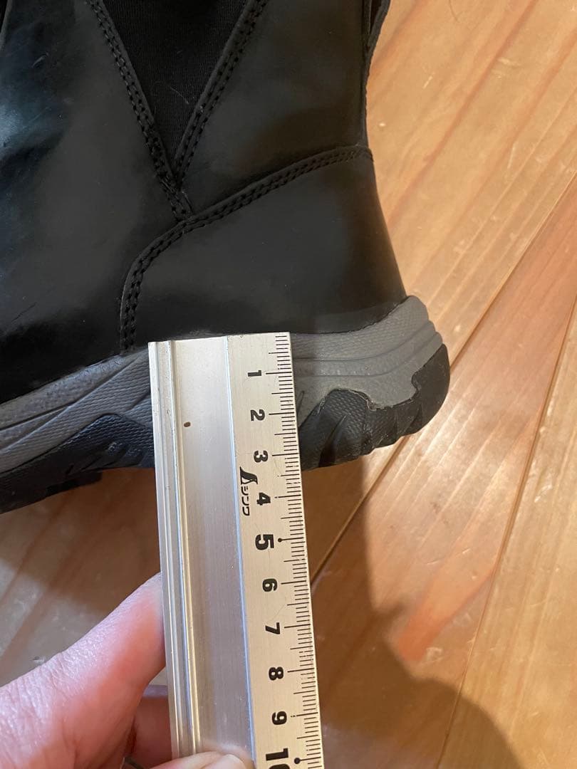 keen キーン グレタ チェルシーブーツ　防水　ブラック