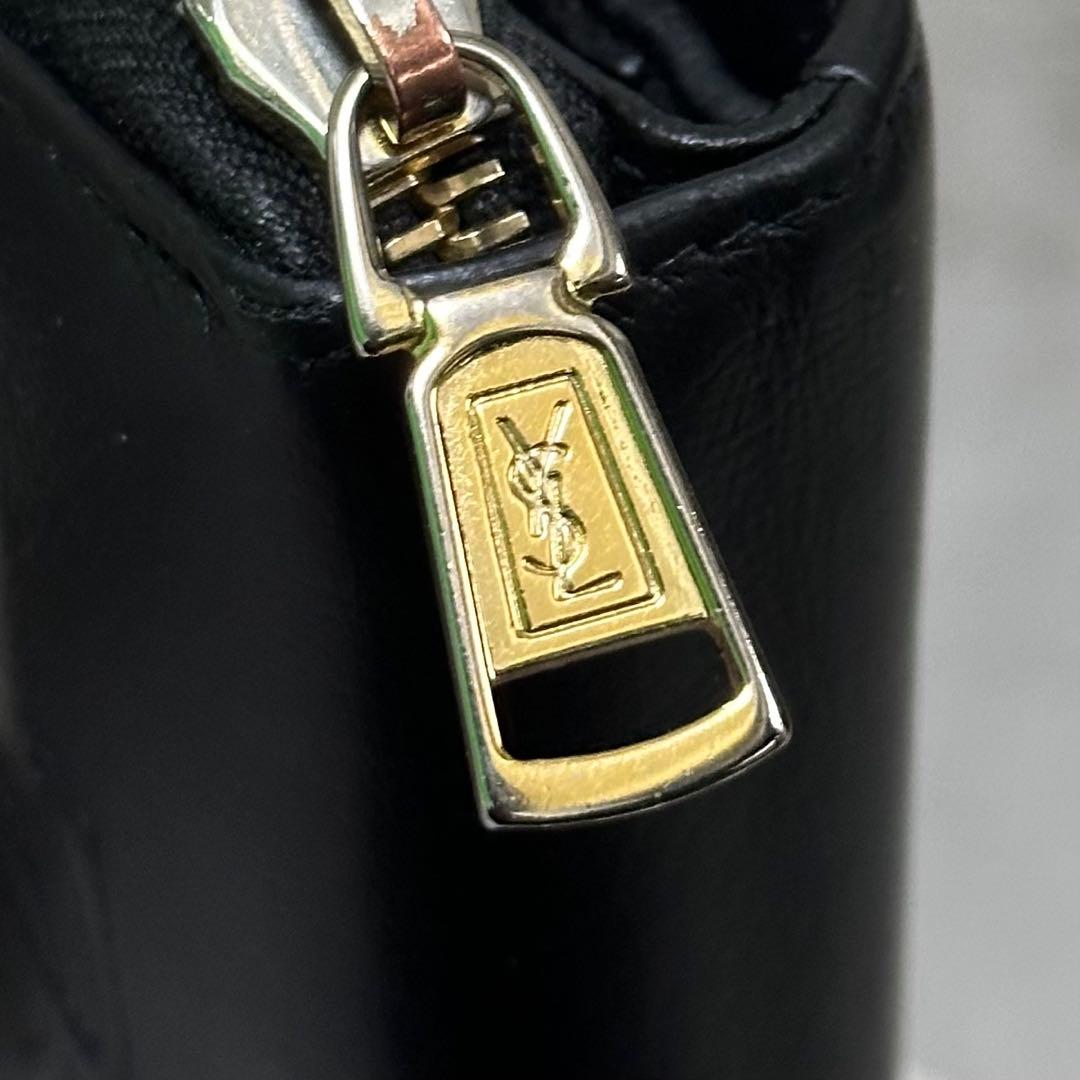 Yves Saint Laurent 折り財布　カサンドラ　ラウンドファスナー