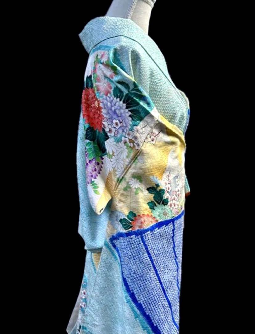 刺繍　絞り　金彩　振袖 水色　多色 　菊　牡丹　藤　四季の花々　花柄