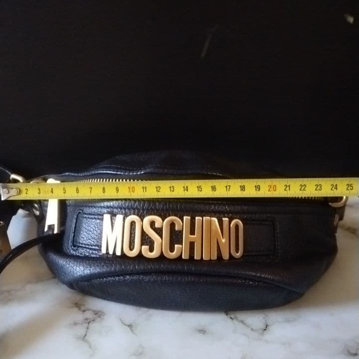 MOSCHINO 　モスキーノ　ブラックレザー ボディバッグ