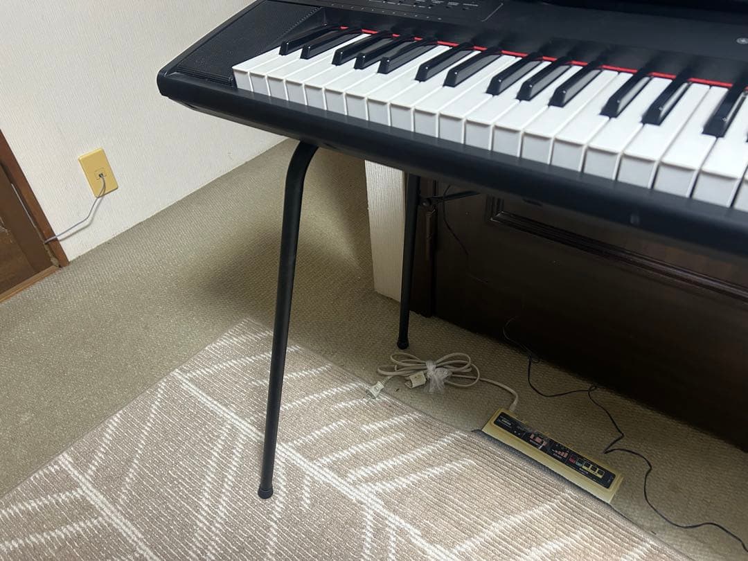 YAMAHA電子ピアノ piaggero NP-11 スタンド付、送料込みです！