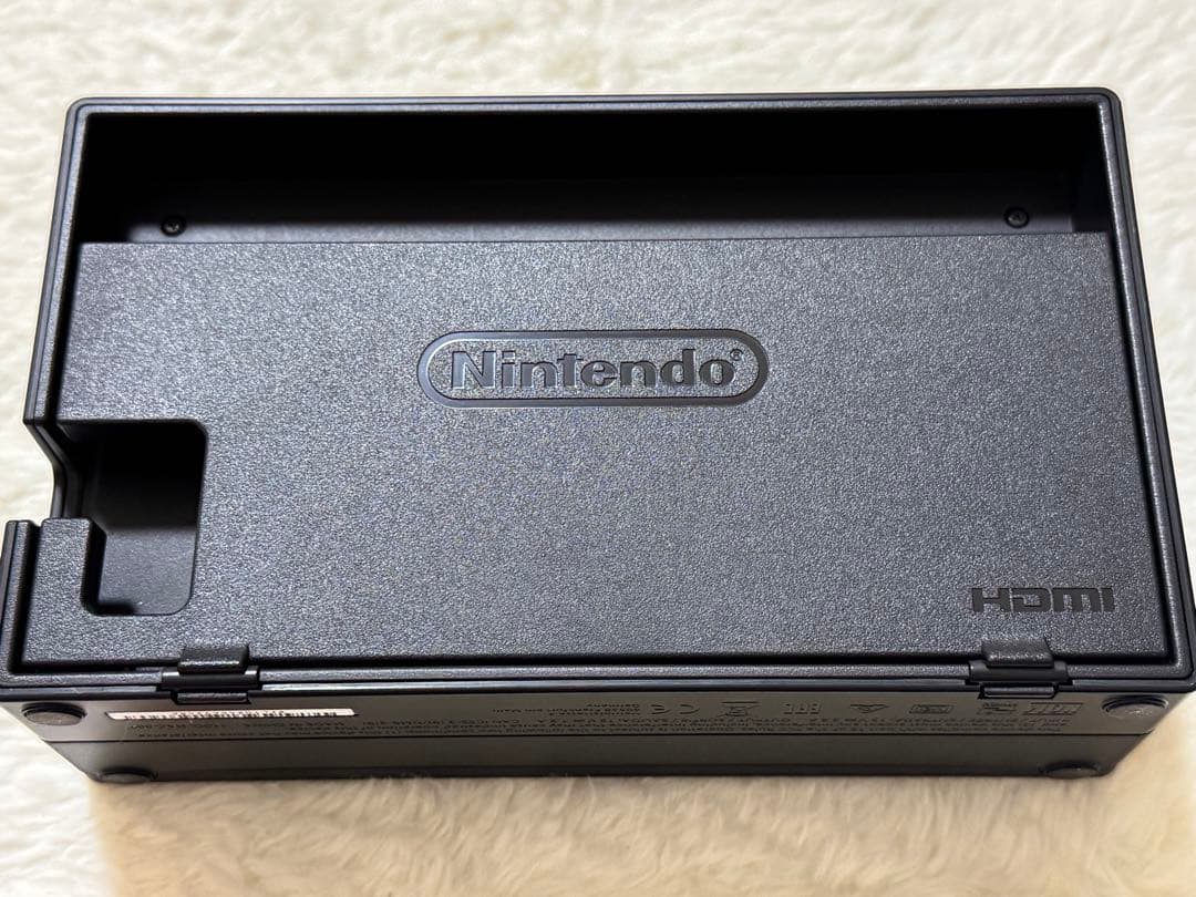 Nintendo Switch 本体　2017年製　中古 ネオンレッド・ブルー