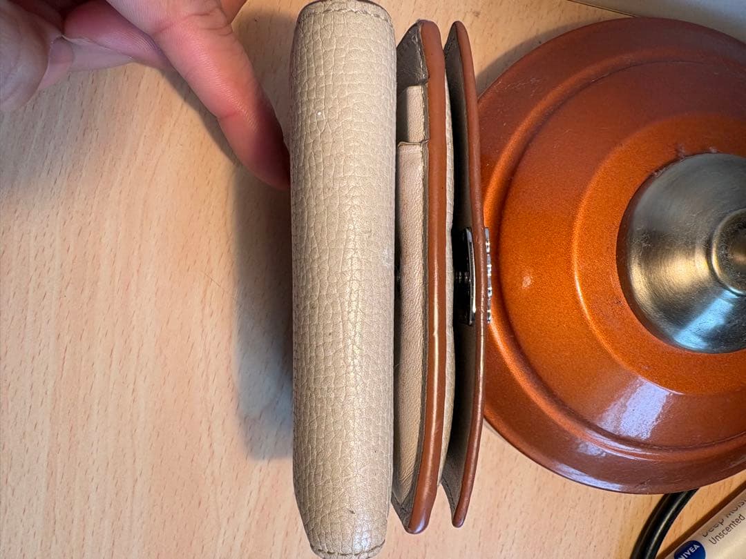 LOEWEベージュ　トライフォールド コンパクトウォレット 三つ折り財布