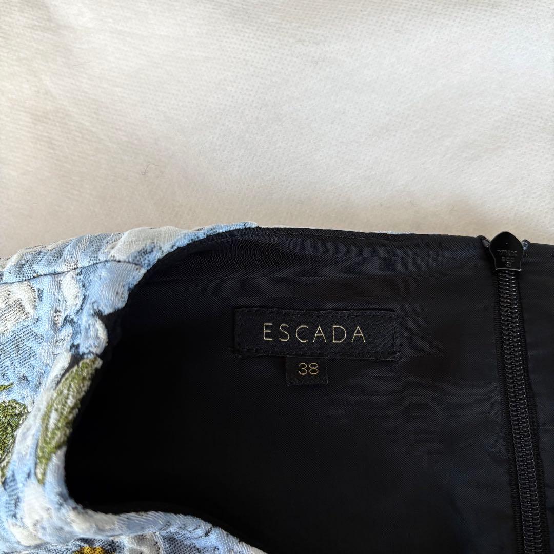 新品同様‼️ VOGUE掲載 ESCADA クロッケフラワージャガード ワンピース
