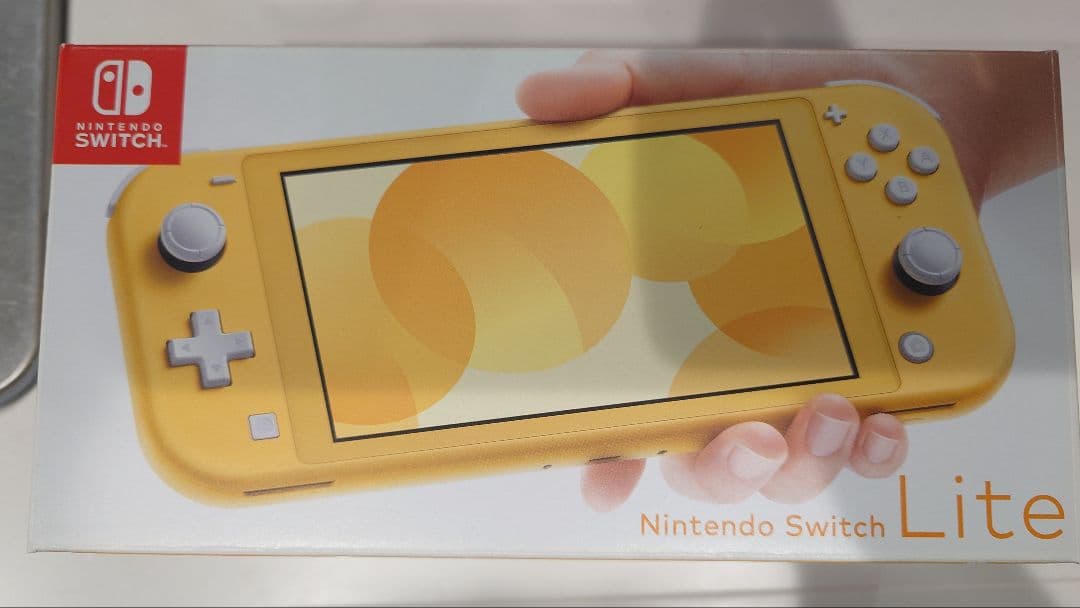 Nintendo Switch Liteイエロー　付属品完備　ケースSDカード付