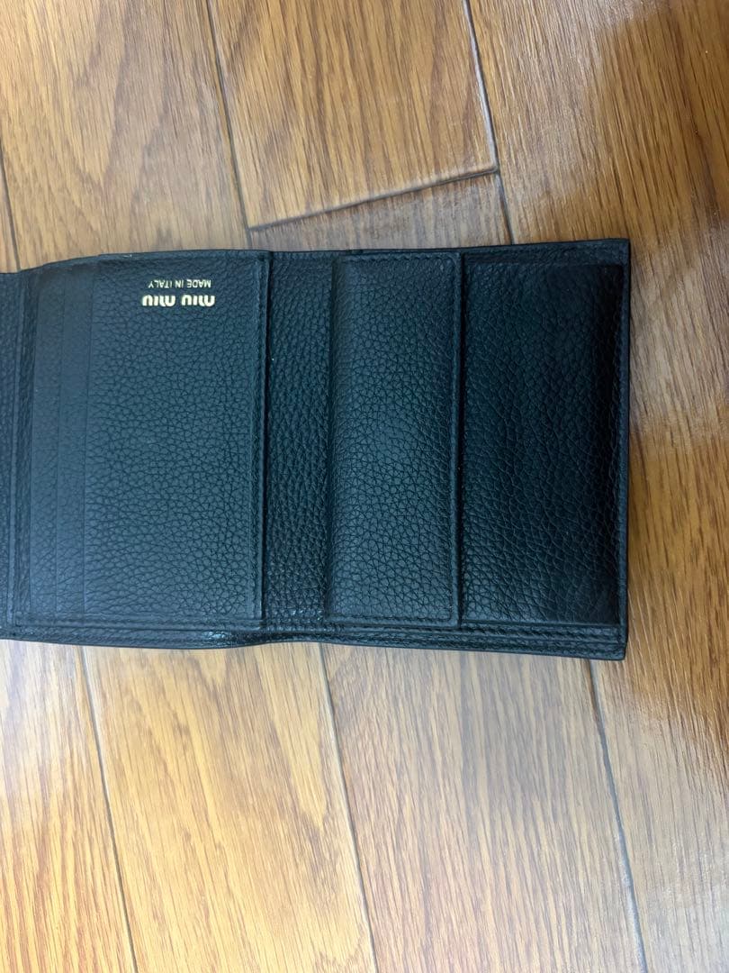 miu miu 二つ折り財布 黒