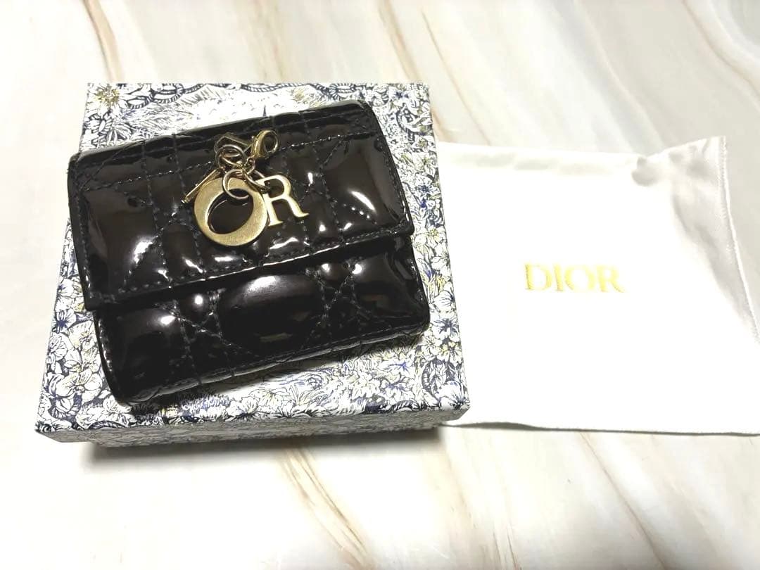 Dior ロータスウォレット パテントカーフスキン￼ 三つ折り財布 ブラック