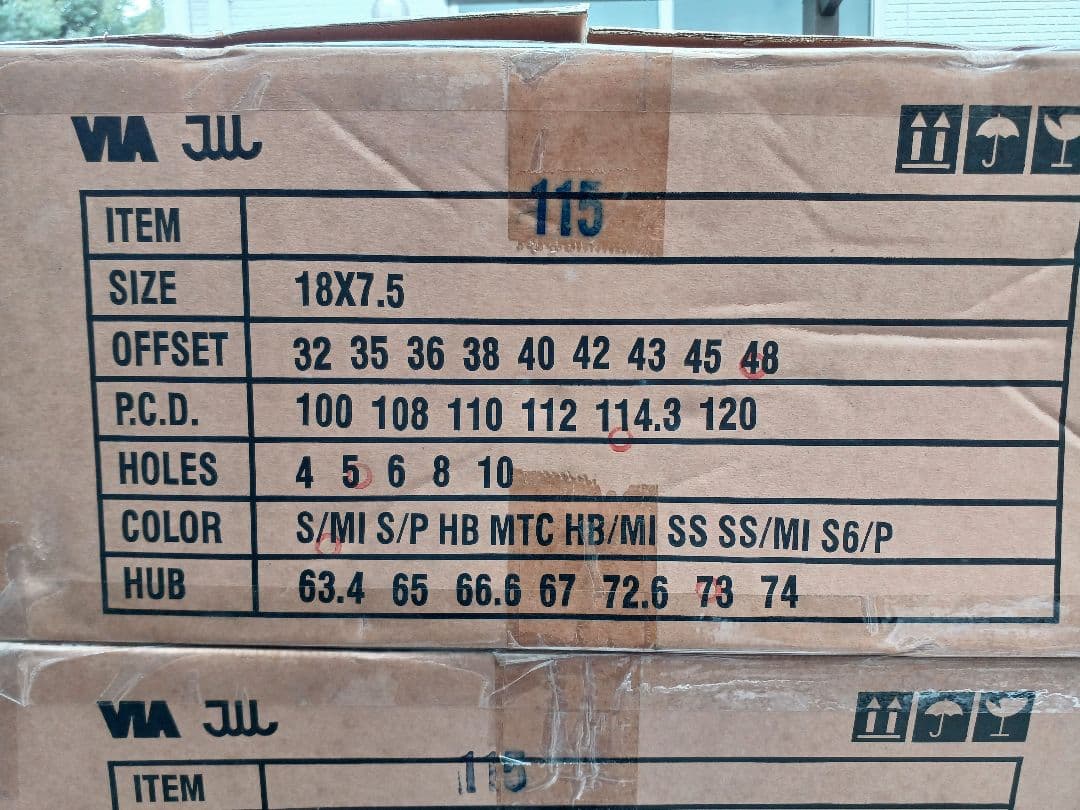 ★新品未使用★18インチ ツインスポークタイプ★PCD114.3 5H★4本