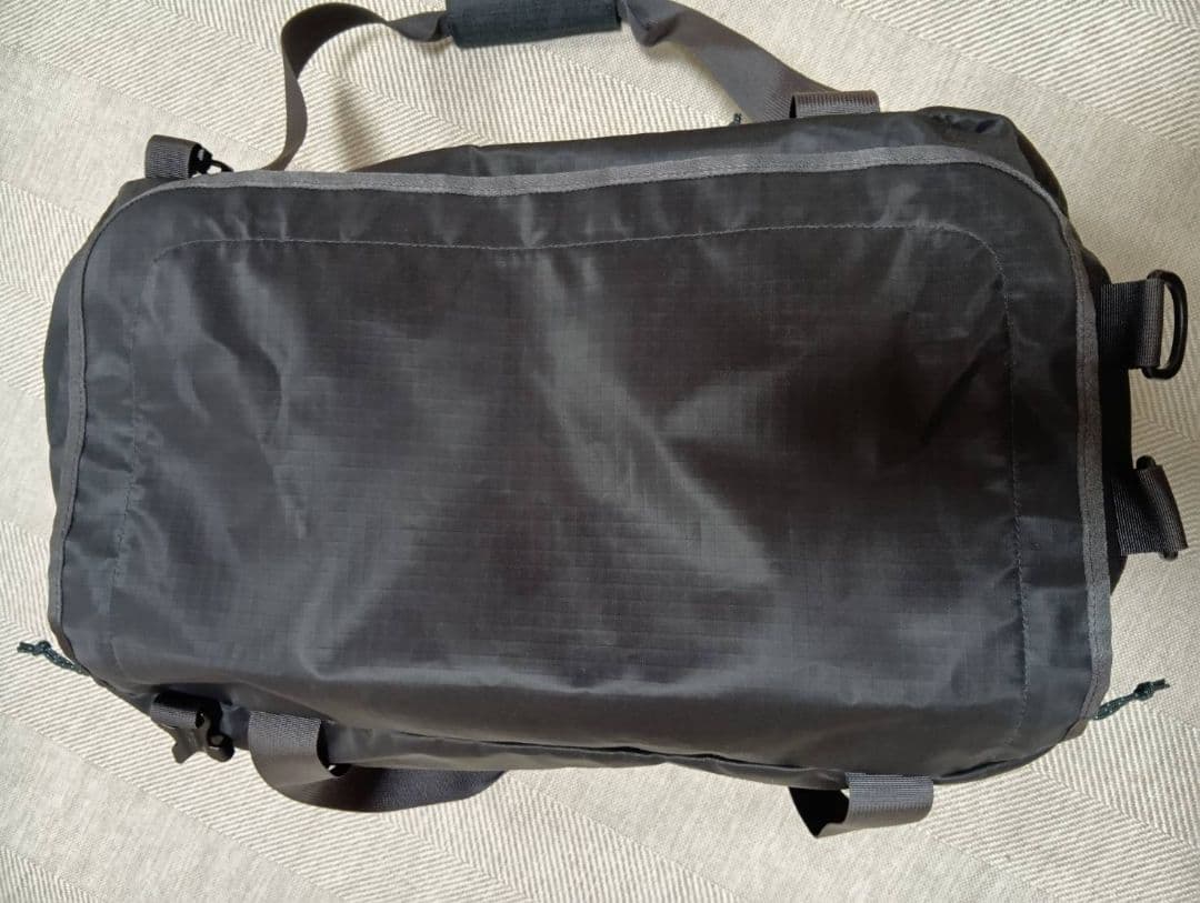 patagonia　ブラックホールダッフル　40Ｌ