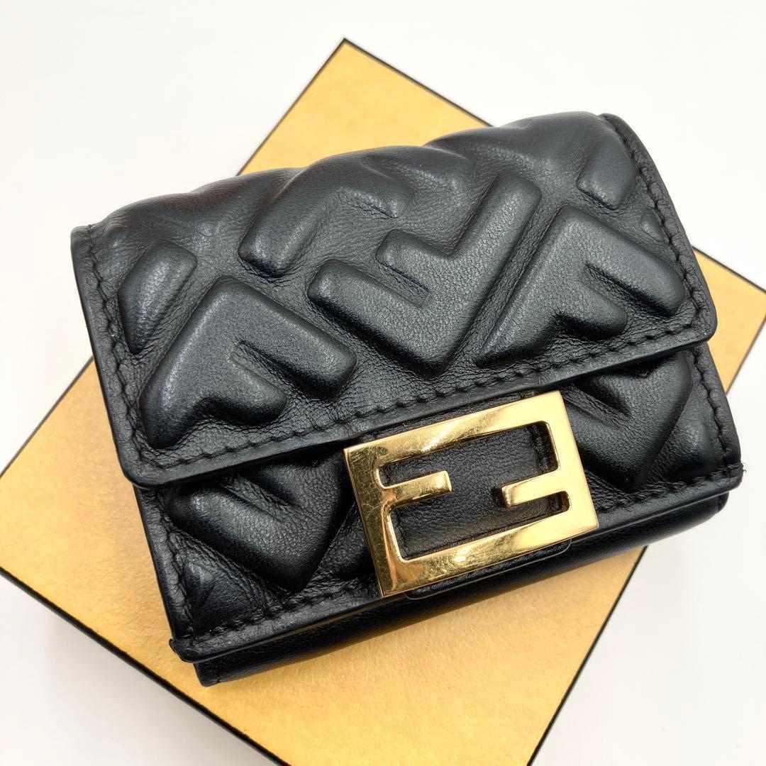 箱付き美品✨フェンディ　三つ折り財布　バゲットマイクロウォレット　黒　ズッカ