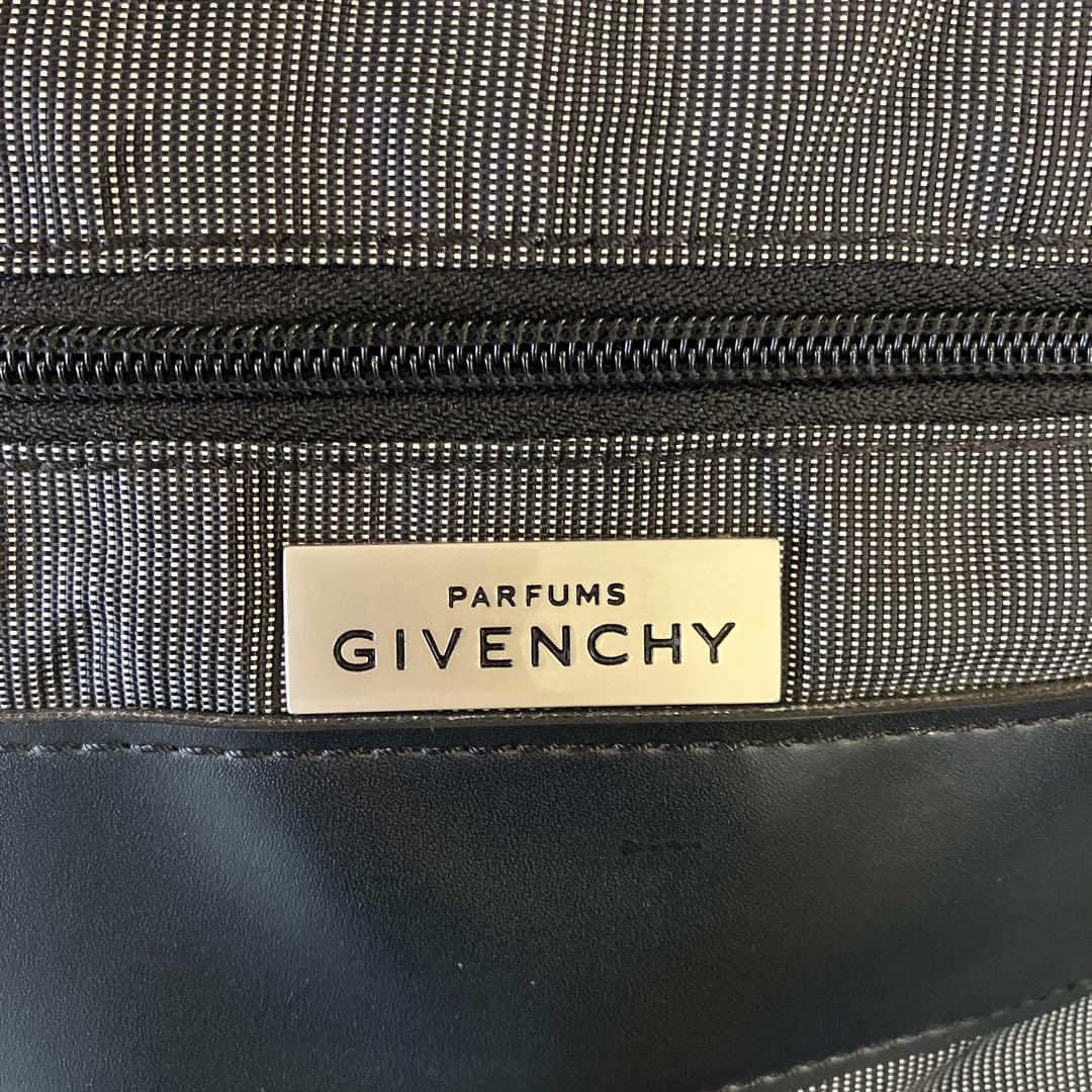 Givenchy　ジバンシィ　ボストンバッグ　ナイロン　4529