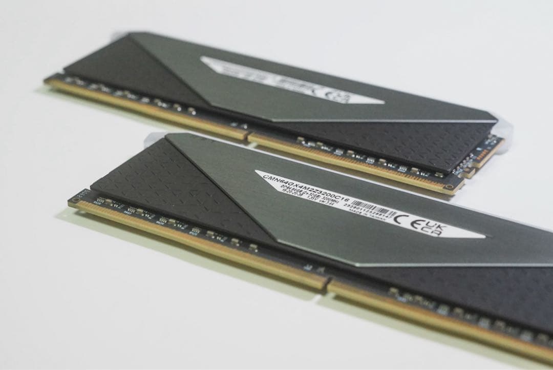 メモリー VENGEANCE RGB RT 64GB DDR4 3200MHz