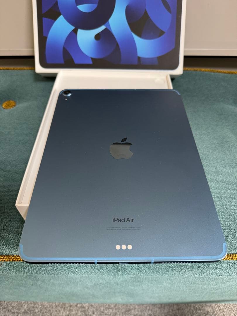 Apple iPad Air 5th 64GB ブルー美品