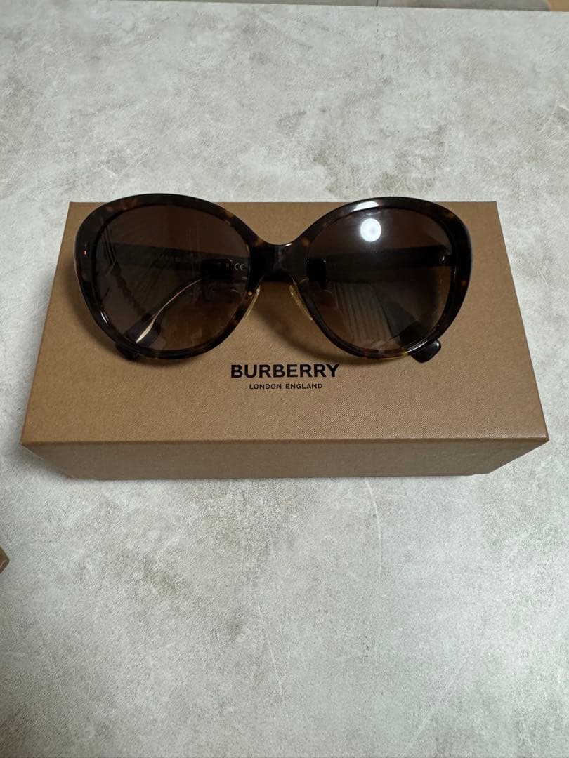 【bananaさん専用】BURBERRY ブラウン ラウンド型サングラス 箱付き