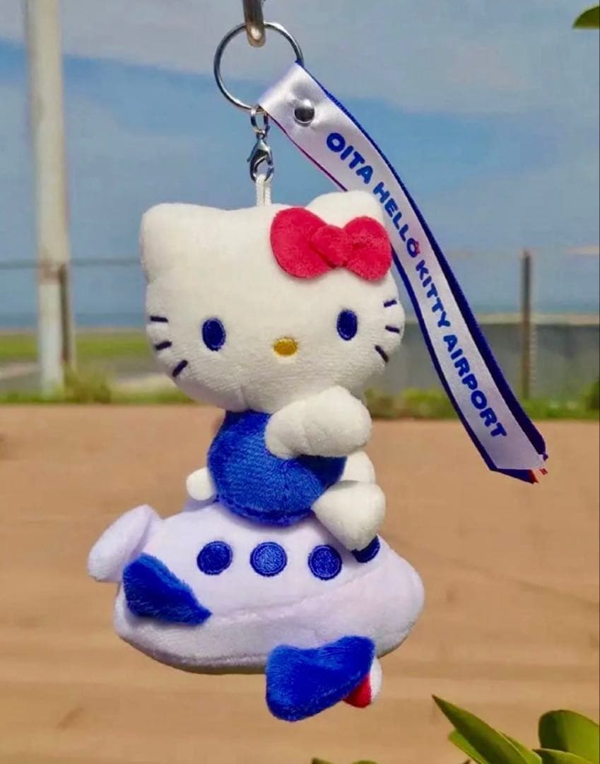 大分ハローキティ空港限定　ぬいぐるみキーホルダー サンリオ マスコット　2点