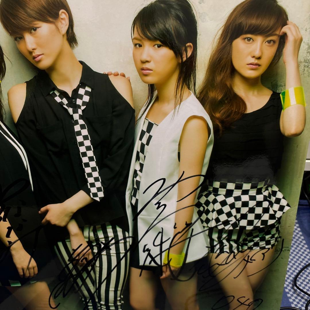 サイン入り アイドルグッズ 写真 約42cm x 50cm