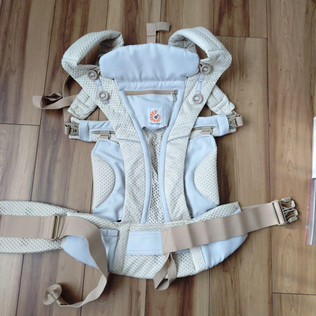 【美品】エルゴ 日本限定カラーergobaby 抱っこ紐ベージュ オムニブリーズ