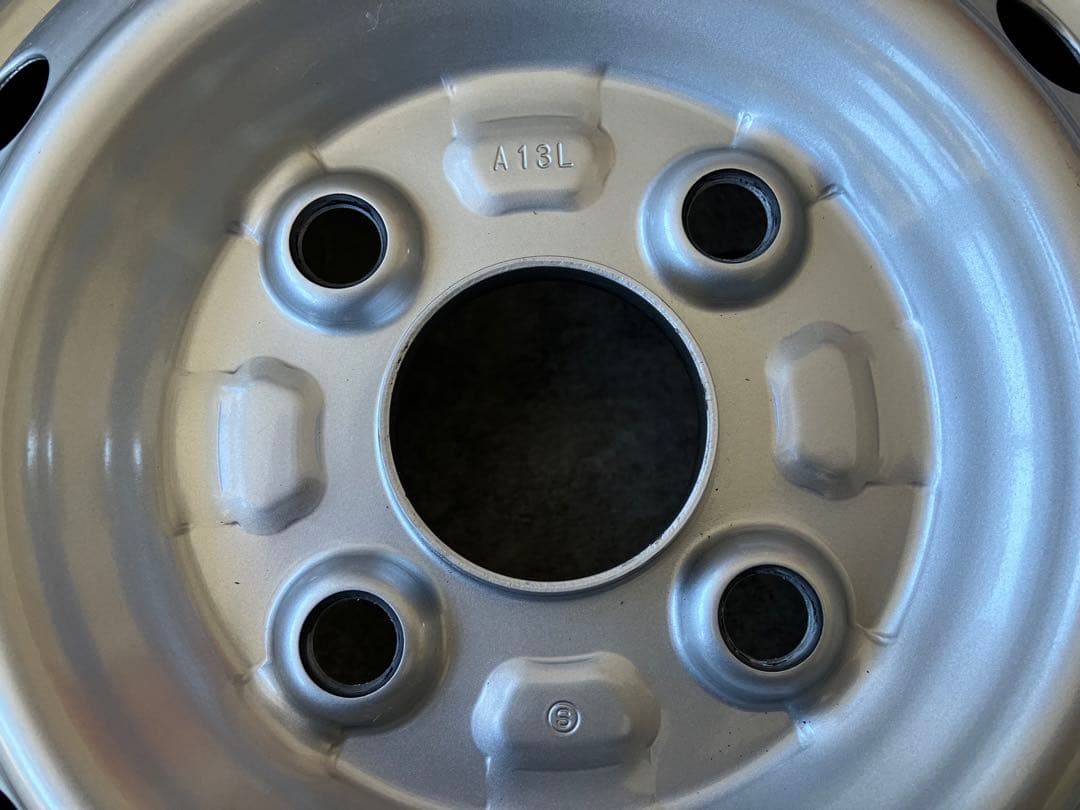 ダイハツ　ハイゼットカーゴ　12インチ鉄ホイール