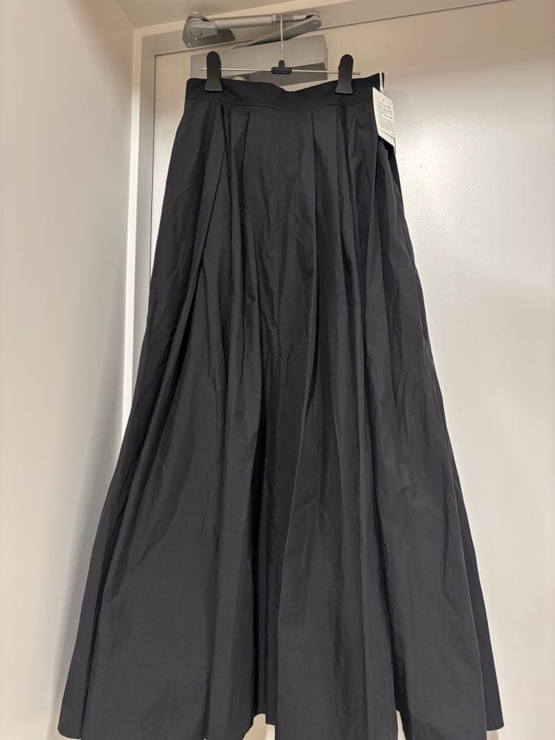 限定SALE☆新品タグ付き】ETRE Tokyo ボリュームロングスカート