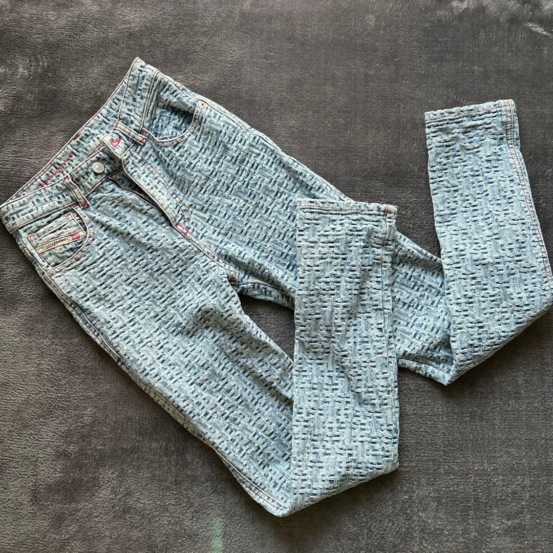 美品 Diesel パターン入りスキニーデニムパンツ