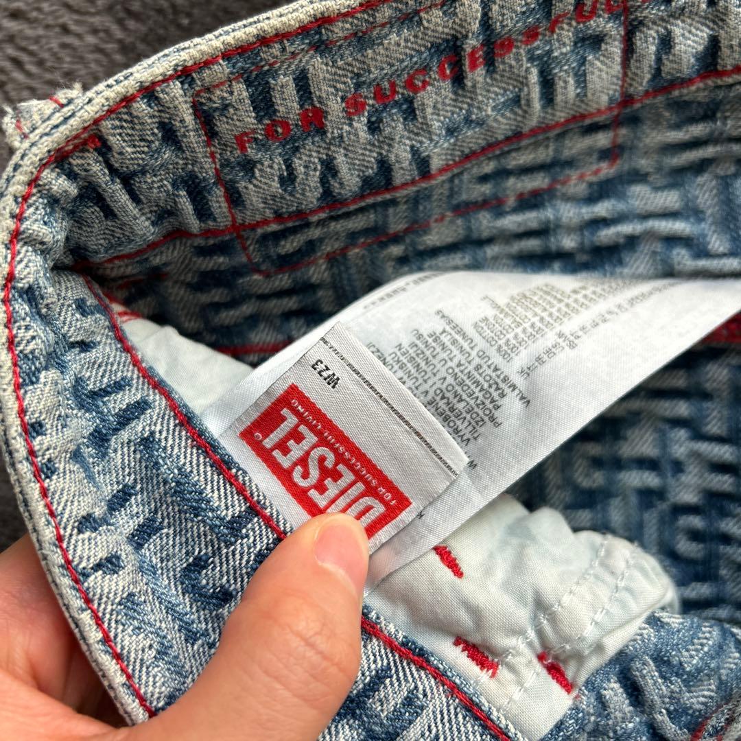 美品 Diesel パターン入りスキニーデニムパンツ