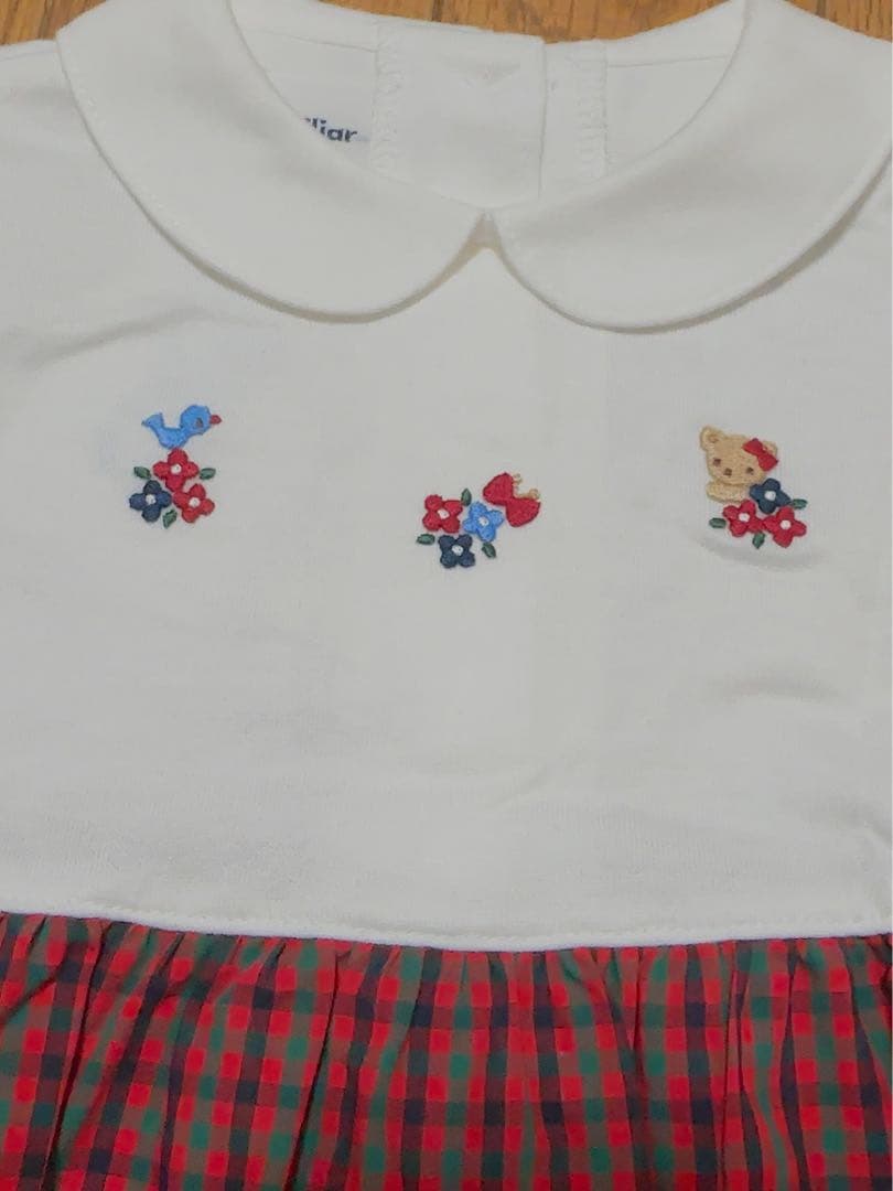 【新品未使用】familiar 刺繍入り白赤チェックワンピース