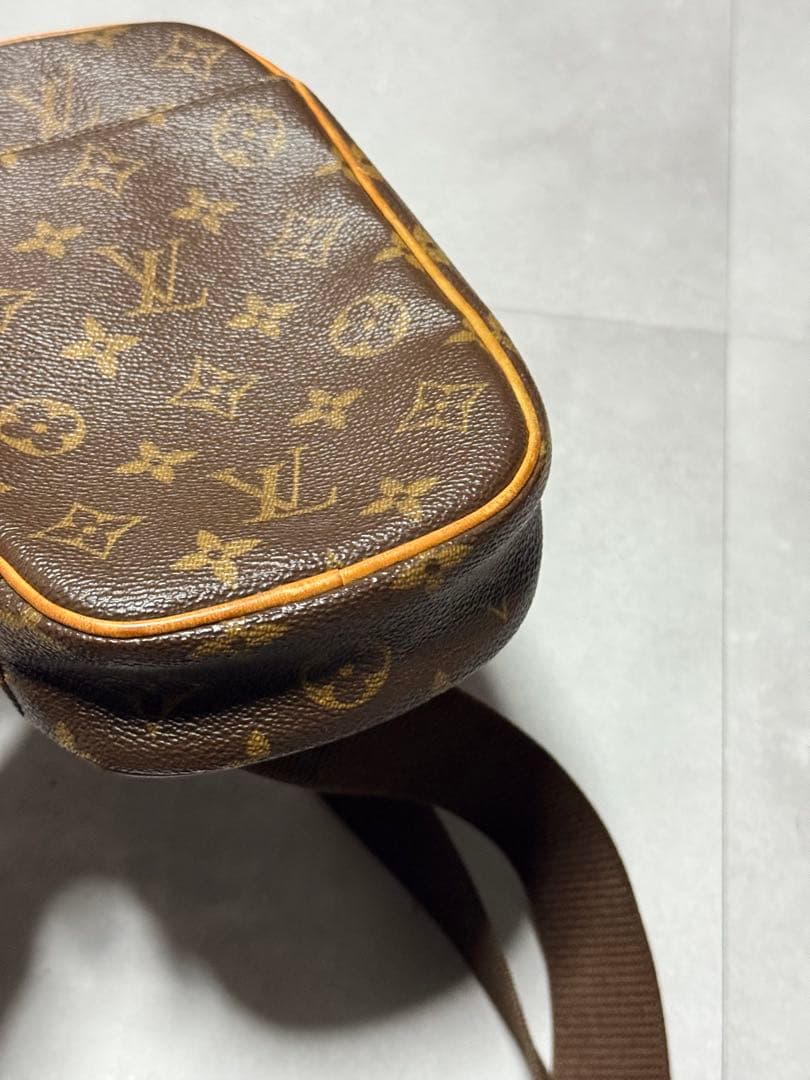 Louis Vuitton モノグラム ボディバッグ