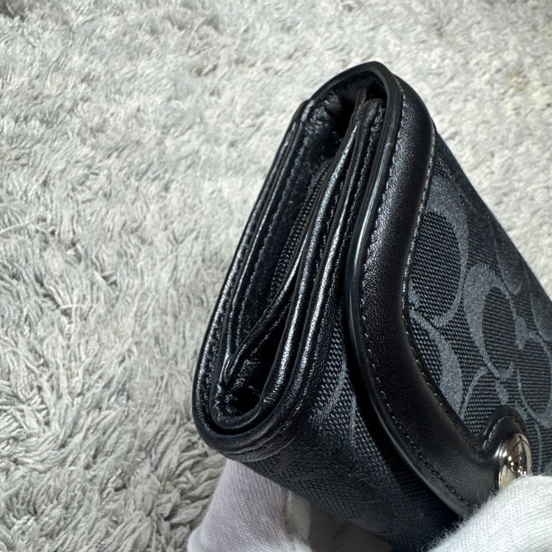 COACH コーチ 三つ折り財布 フラップ式 シグネチャー柄 ブラック