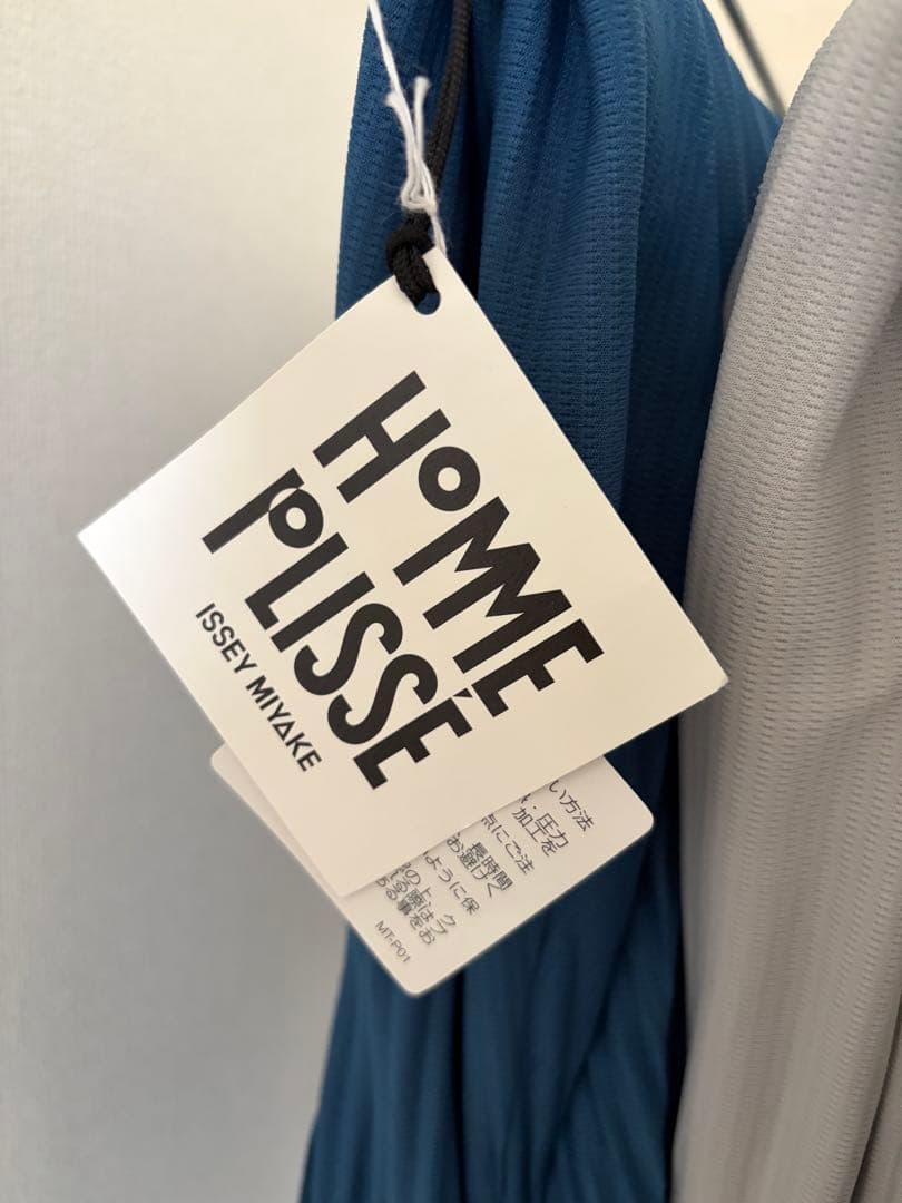 HOMME PLISSÉ ISSEY MIYAKE COLOR PLEATS