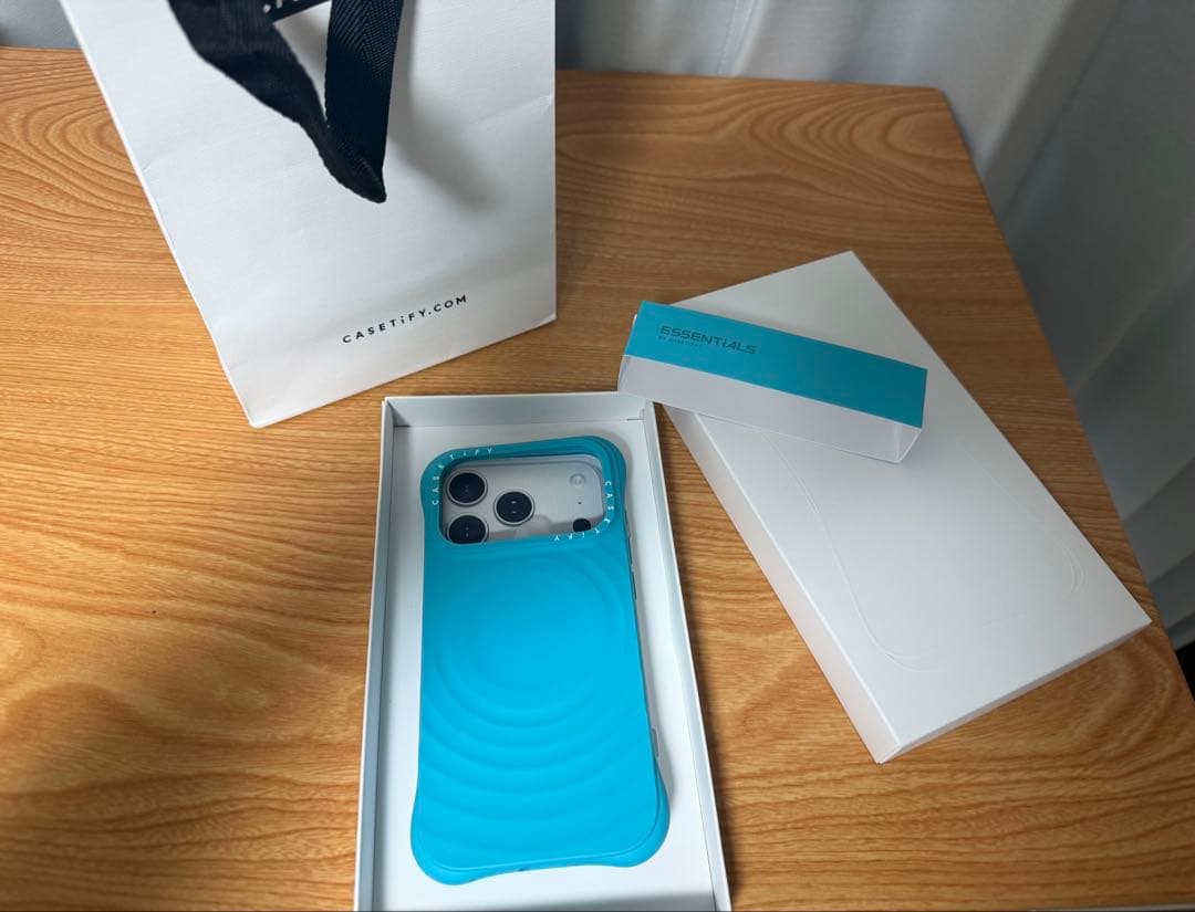【iPhone 17 pro】CASETiFY ウェーブシリコン　ミントブルー