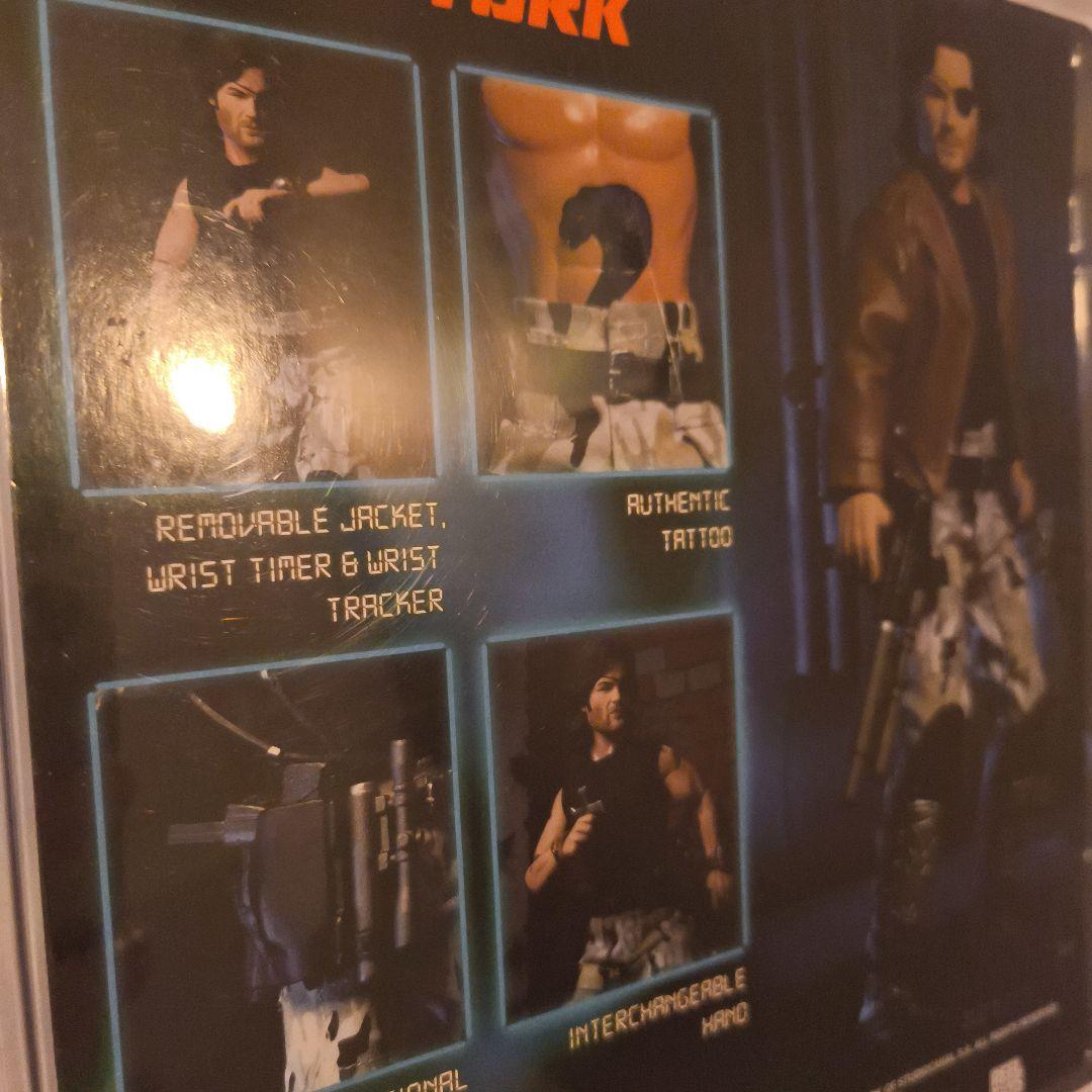 ESCAPE FROM NEW YORK スネーク・プリスケン フィギュア　新品