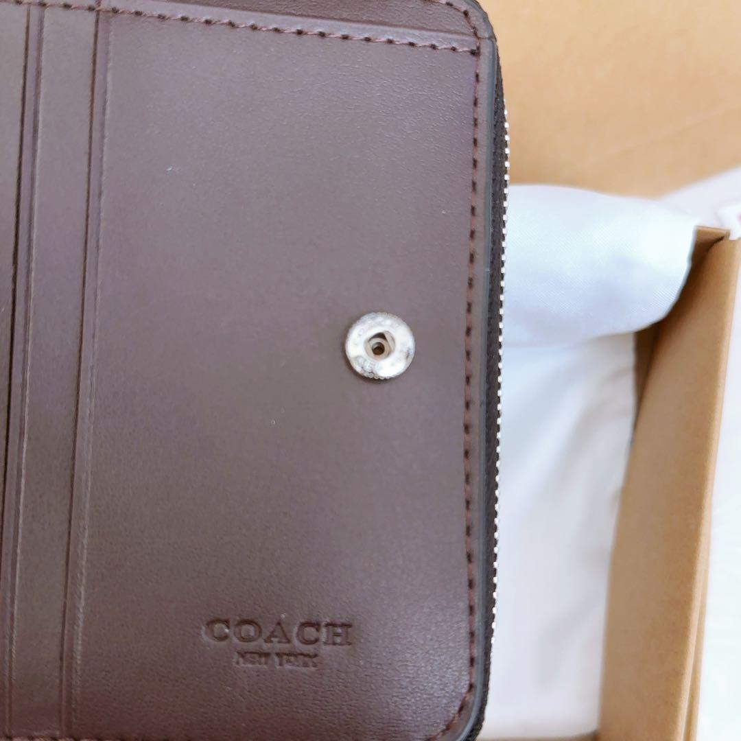 正規品coach 二つ折り財布　いちご柄