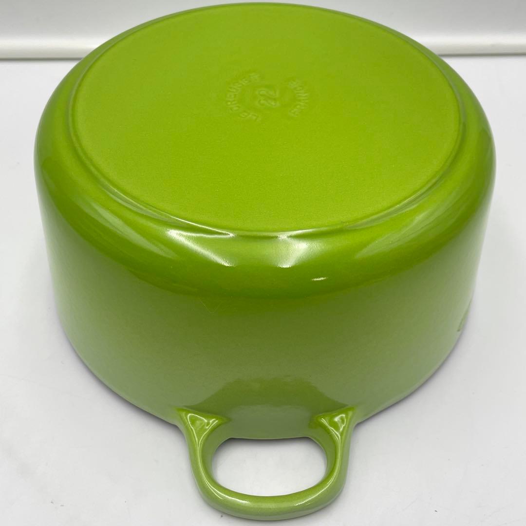 美品　ルクルーゼ ココットロンド　22cm グリーン 両手鍋