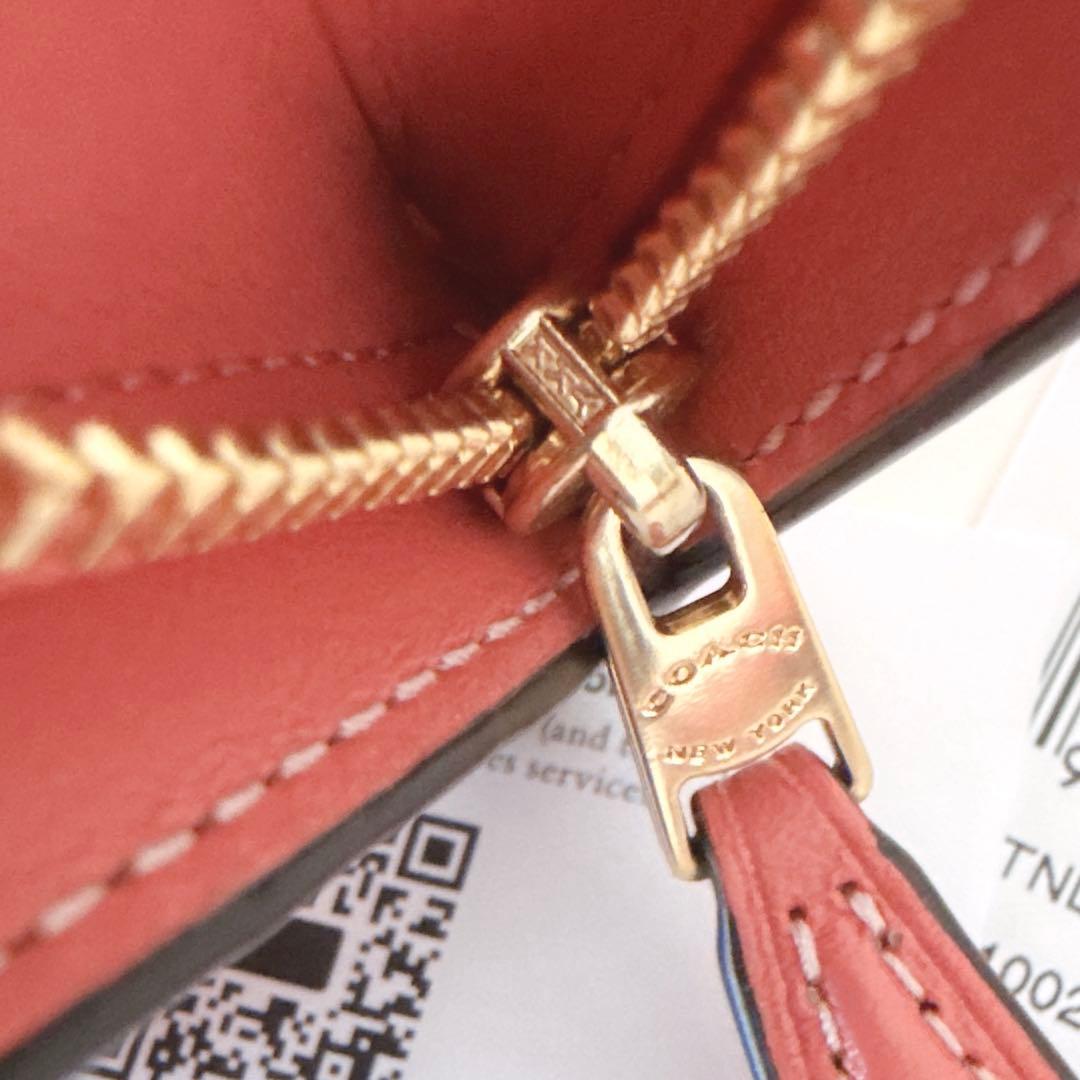 COACH コーチ　折り財布　ブライトコーラル　三つ折り財布　ミニウォレット