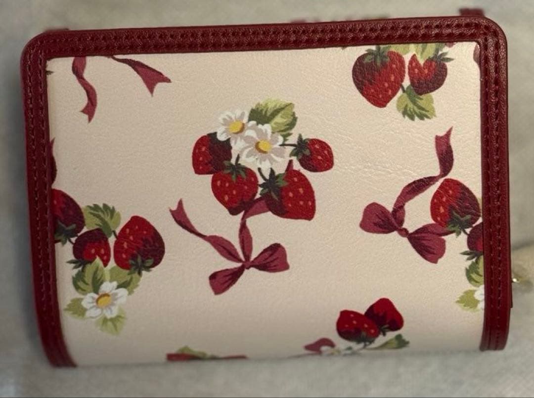 Maison de FLEUR 財布いちご柄