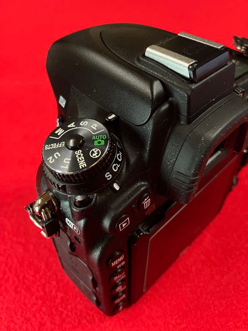 衝撃　決算値下げ！　Ｄ750 Ｓ数11700回 50mm1.8付き