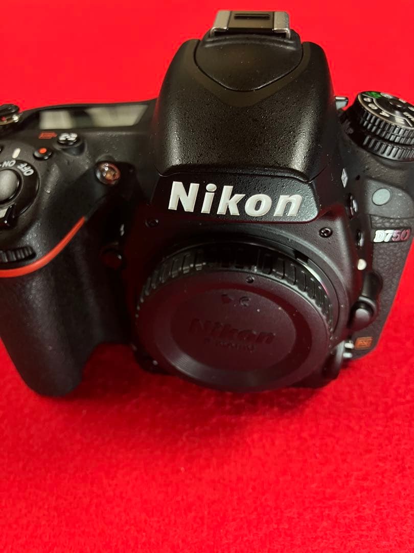 衝撃　決算値下げ！　Ｄ750 Ｓ数11700回 50mm1.8付き