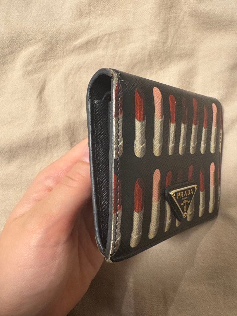 PRADA 口紅柄 二つ折り財布