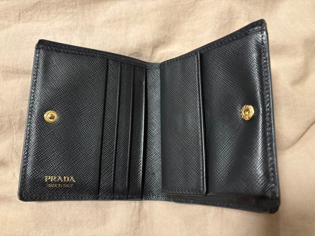 PRADA 口紅柄 二つ折り財布