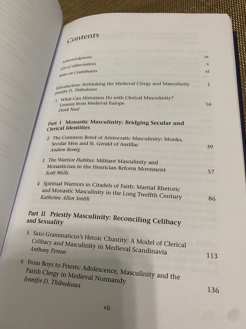 希少美品Negotiating Clerical Identities