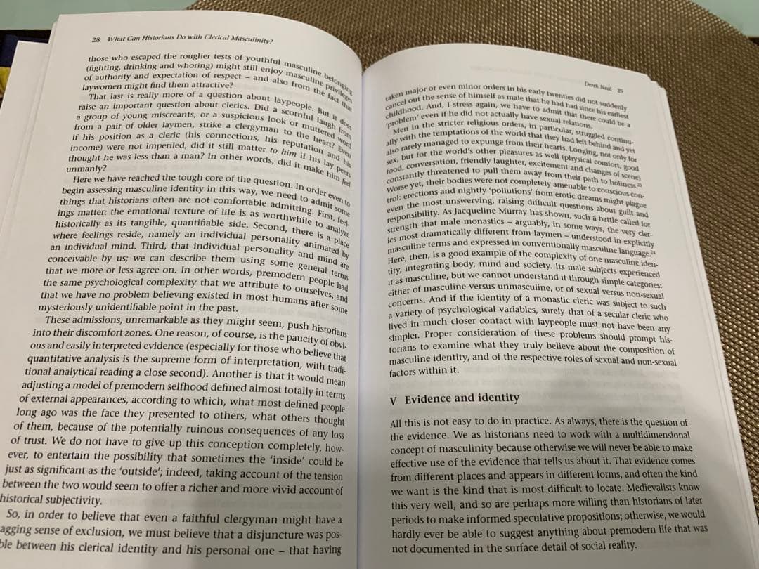 希少美品Negotiating Clerical Identities