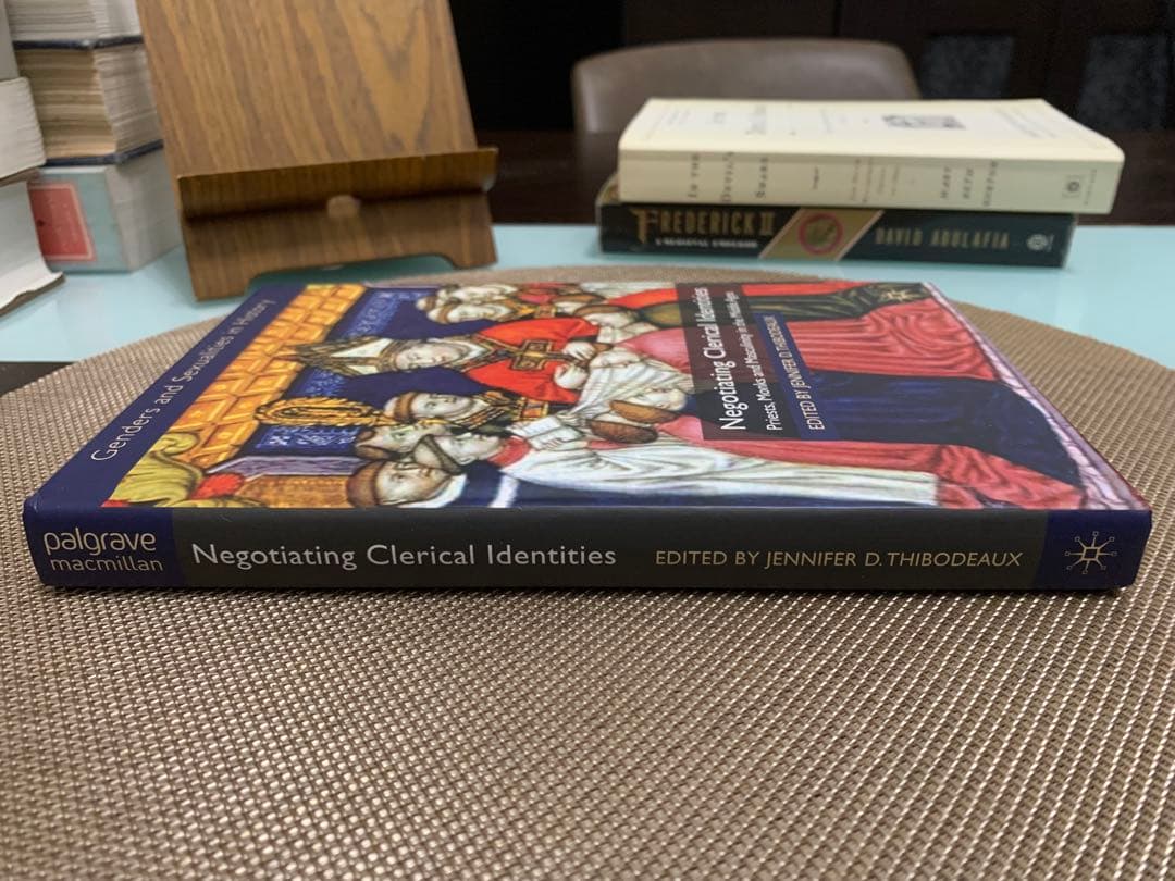 希少美品Negotiating Clerical Identities