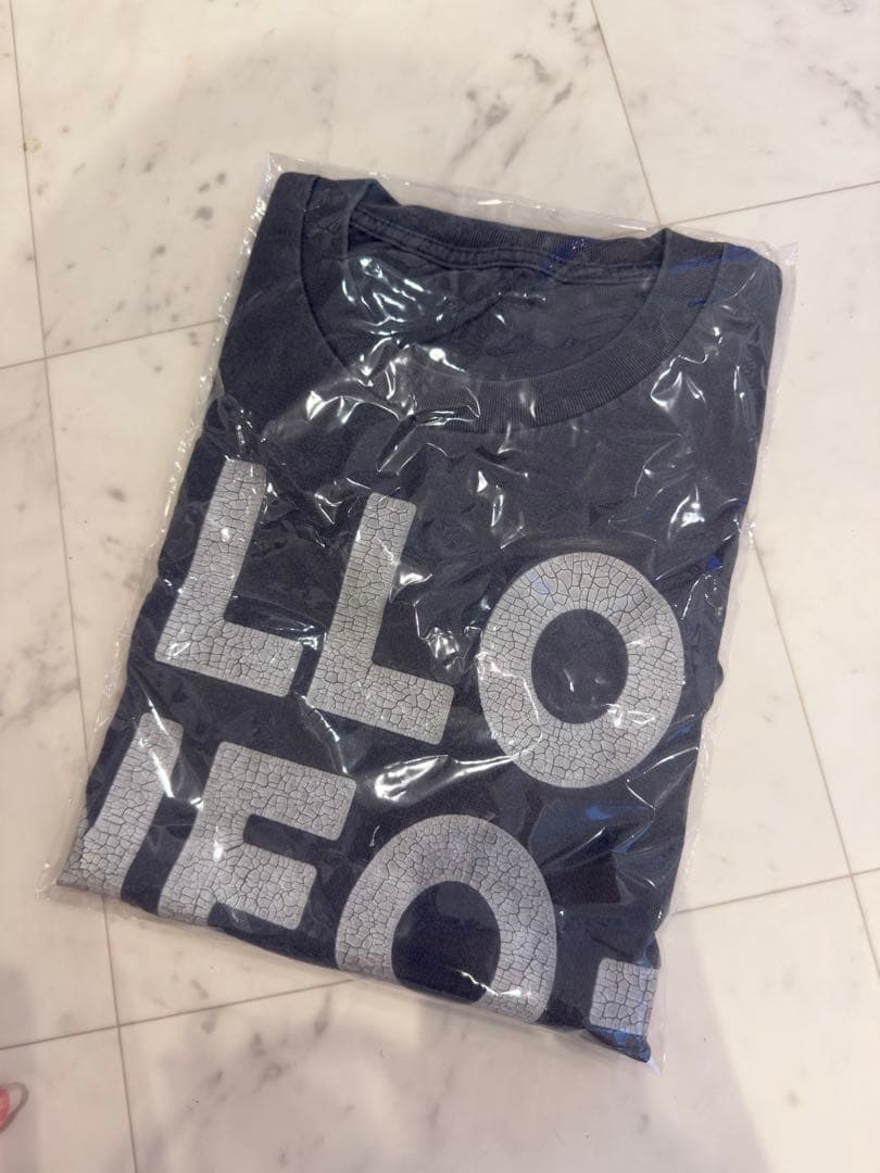 YELLOノベルティーグレーTシャツ新品未開封