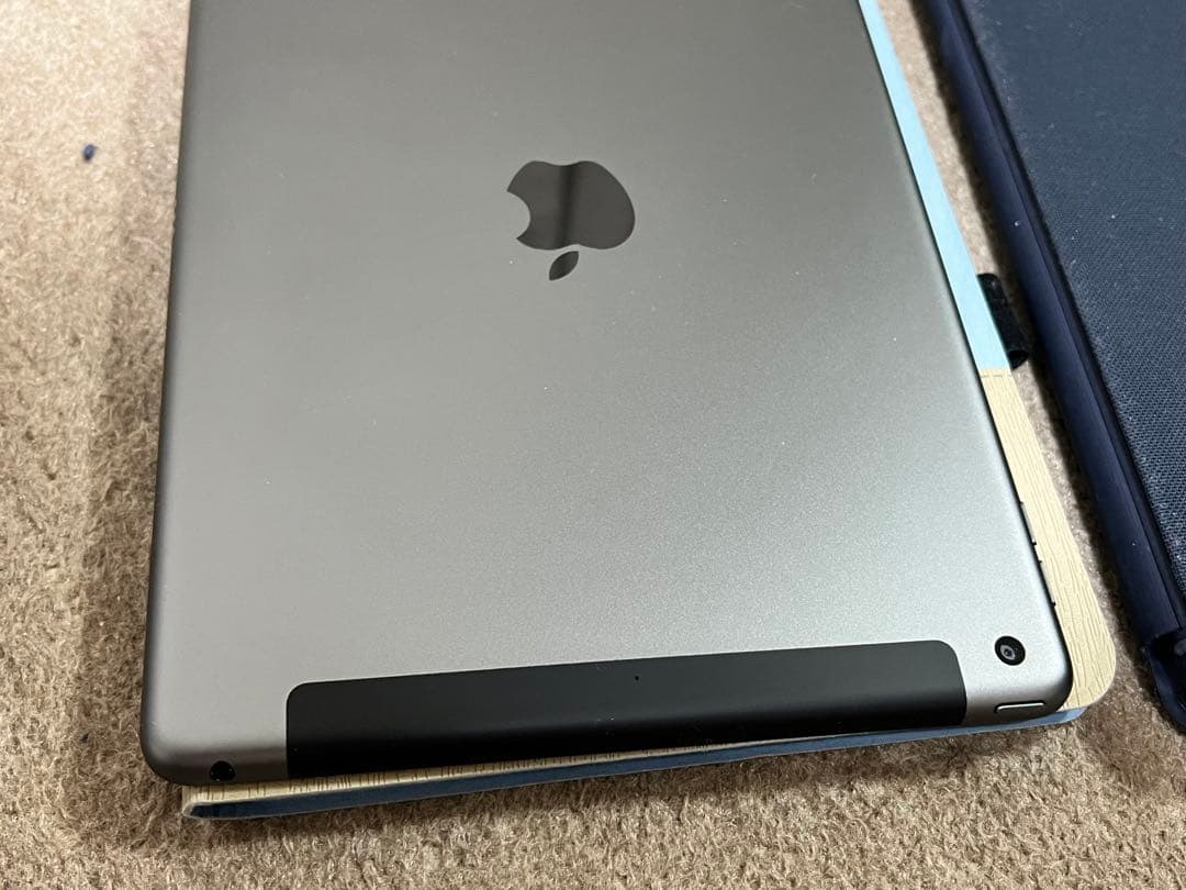 美品❗️おまけ多数‼️iPad第9世代　SIMフリー‼️64GB