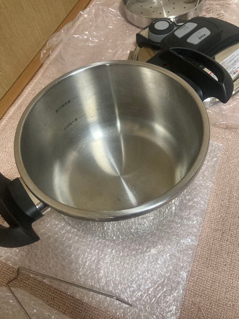 美品 アイリスオーヤマ 両手圧力鍋 5L RAN-5L